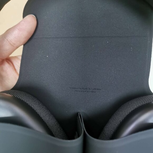 Airpods max - Picture 4 of 5